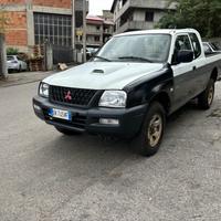 Mitsubishi L200 2 porte 4 posti