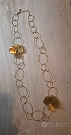 Collana con inserti floreali