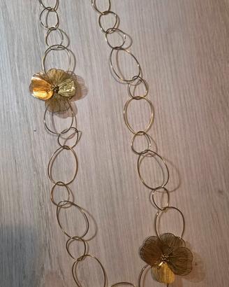Collana con inserti floreali