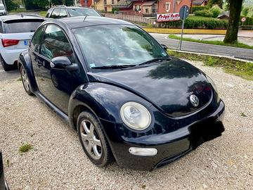 VOLKSWAGEN New Beetle