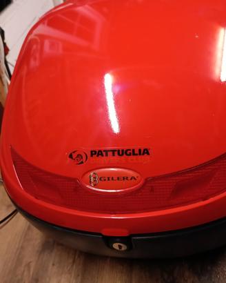 Bauletto Piaggio-Gilera un casco