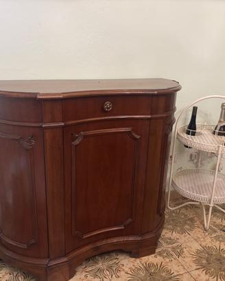 Credenzina bar in legno con ante bombate cassetti