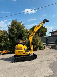 E242 - Escavatore 15 q Komatsu PC15 Carro Allargab