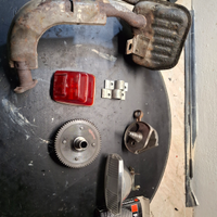 Vari pezzi originali Vespa 50 special