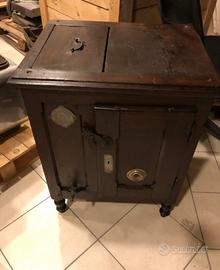 Cella Ghiacciaia Frigo in legno antico