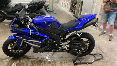 Yamaha r1