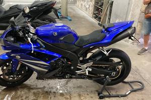 Yamaha r1