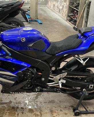 Yamaha r1