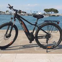 KTM mountain bike elettrica come nuova