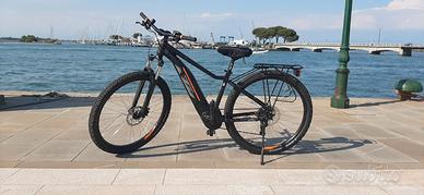 KTM mountain bike elettrica come nuova