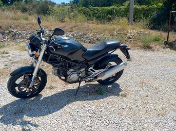 Moto Ducati Monster Dark