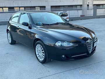 Alfa Romeo 147 1.6 16V TS 5P. Distinctive 45.000km