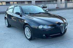 Alfa Romeo 147 1.6 16V TS 5P. Distinctive 45.000km