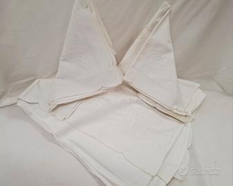 Lenzuolo matrimoniale con federe ricamato