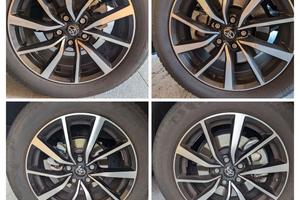 4 cerchi Toyota + 2 pneumatici Bridgestone