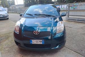 Toyota Yaris 1.0 5 porte per neopatentati