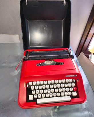 Underwood 319 macchina da scrivere