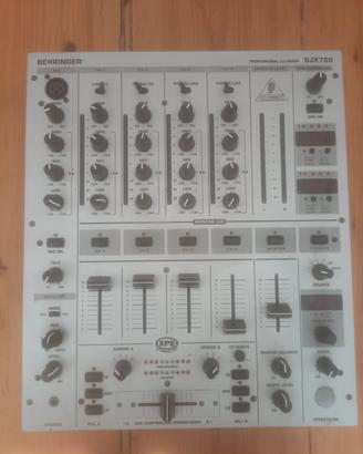 mixer Behringer djx 700