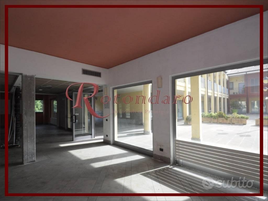 Immobile di 125 m² con 1 locale a Buccinasco - Altro