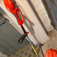 Tagliabordi / tosaerba elettrico nuovo