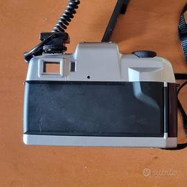 Fotocamera analogica vintage Canomatica con flash