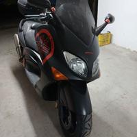 Scooter T-Max