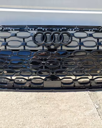 Griglia calandra originale audi RS3 8Y