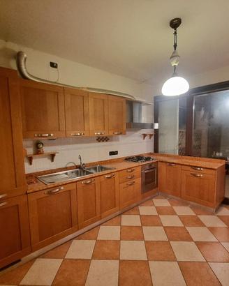 mobili pronta consegna, già smontata.