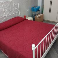 struttura letto matrimoniale in ferro, con doghe, 