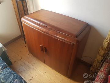 MOBILE RADIO IN NOCE E RADICA DI NOCE