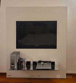 Televisore 46 pollici con mobile a parete