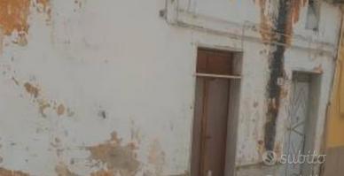 Garage/casa indipendente da ristrutturare