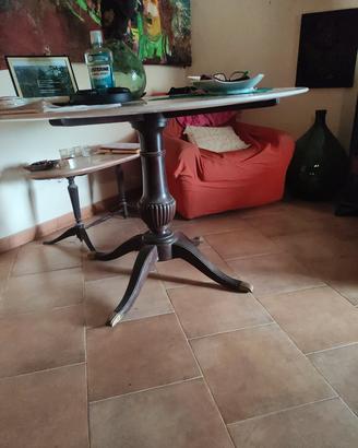 tavolo rotondo antico in marmo e legno
