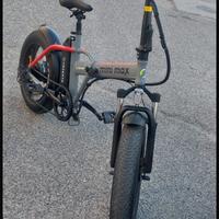 Bicicletta elettrica argento