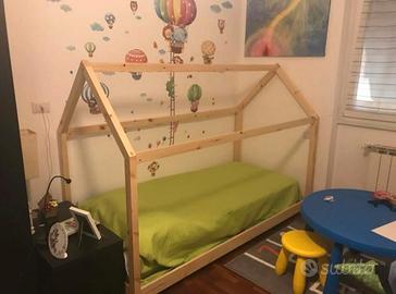 Letto Montessori a forma di casetta