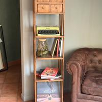 Libreria totem Inglese