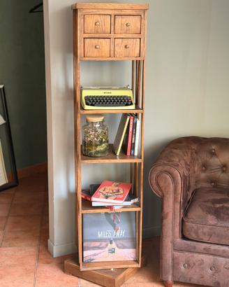 Libreria totem Inglese