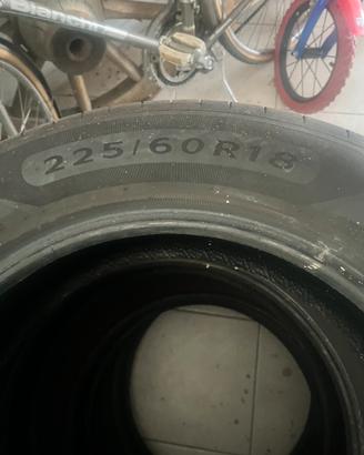 Pneumatici estivi 225/60r18