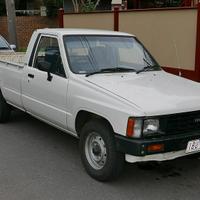 Parabrezza Toyota Hilux '83