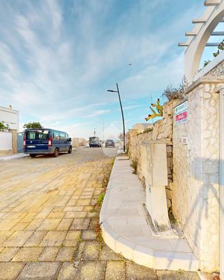 VILLA A SCHIERA A TORCHIAROLO