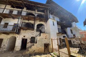 CASA SEMINDIPENDENTE A RUEGLIO