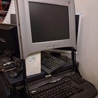 Rack server e gruppo di continiutà UPS APC