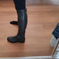 Loriblu stivale alto in pelle. Come nuovo.