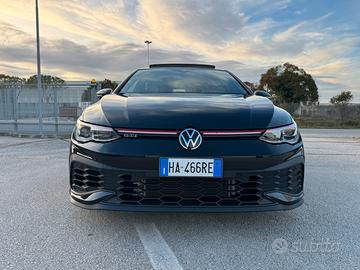 VOLKSWAGEN GOLF GTI CLUBSPORT 300 CV