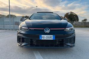 VOLKSWAGEN GOLF GTI CLUBSPORT 300 CV