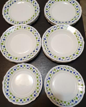 servizio piatti vintage Arcopal