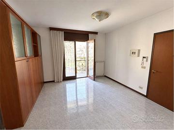 SPINEA Appartamento 2 camere con ascensore, garag
