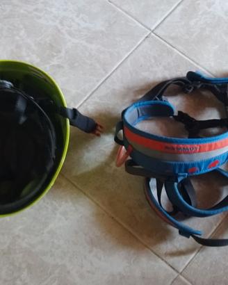 Imbraco e casco da arrampicata per bambino