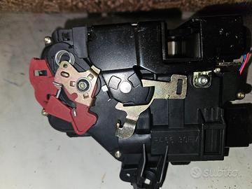 Serratura attuatore A4 o vw gruppo anteriore dx