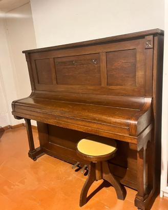 Pianoforte verticale in legno primi del 900